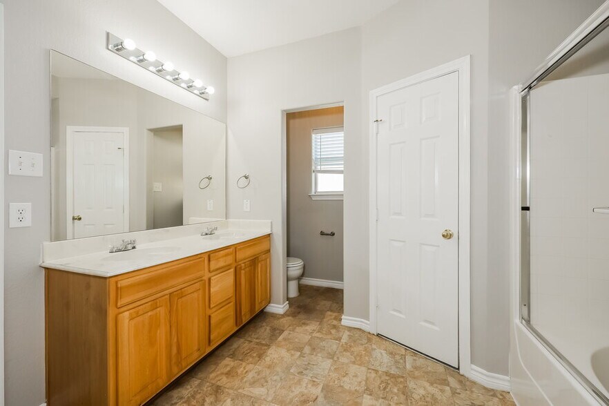 Building Photo - 9309 Rhoni Ct