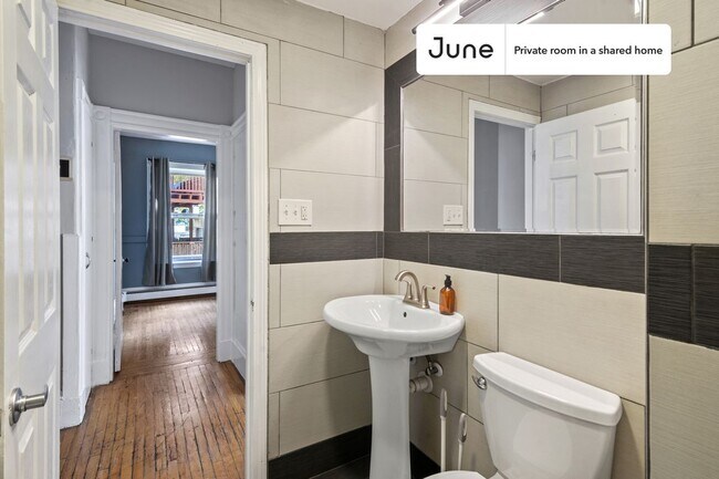 Building Photo - Room in Shared 4 bed/2 bath home in Allston