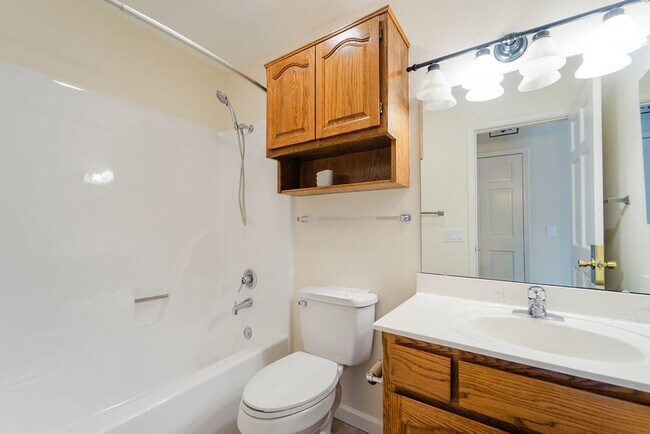 Building Photo - Charming 3 Bedroom, 2 Bathroom home! Call 501-922-9997 to set up a showing today!