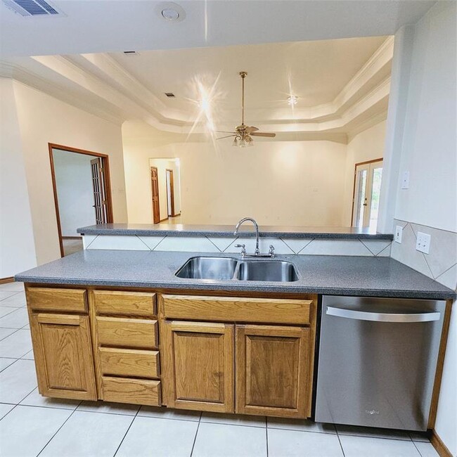 Building Photo - 1439 Savannah Prairie