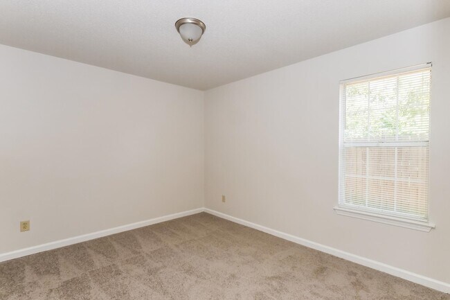 Building Photo - 2813 Arbor Lane Cove