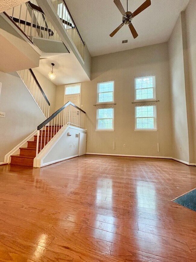 Building Photo - 13822 Grey Colt Dr