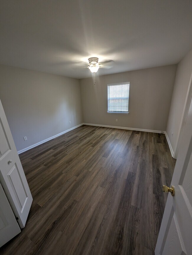 Building Photo - 501 Chandler Pl