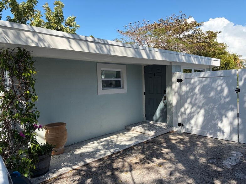 Covered porch main entrance - 508 28th Street Ocean
