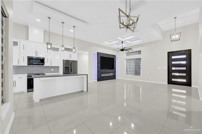 Building Photo - 31 Tierra Escondido