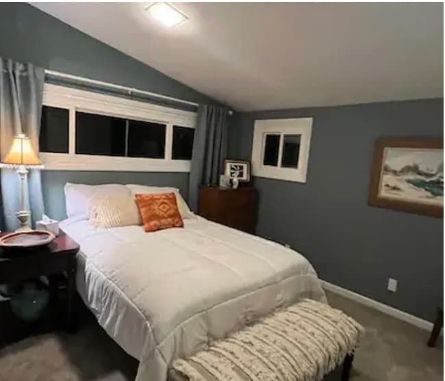 Building Photo - 52 Eagle St