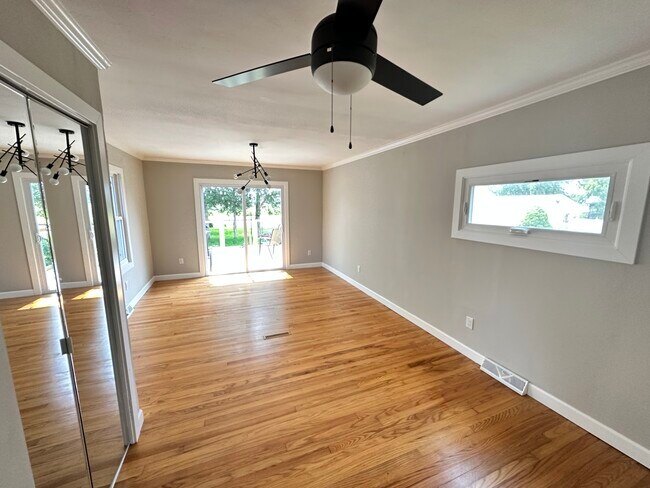 Building Photo - 3465 Hargrove St