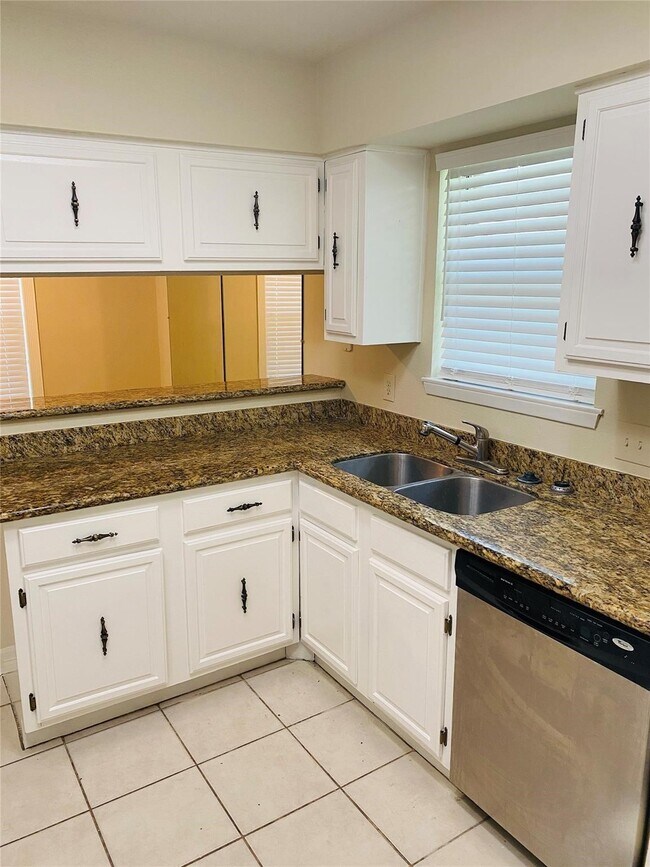 Building Photo - 410 Merrymount Ct