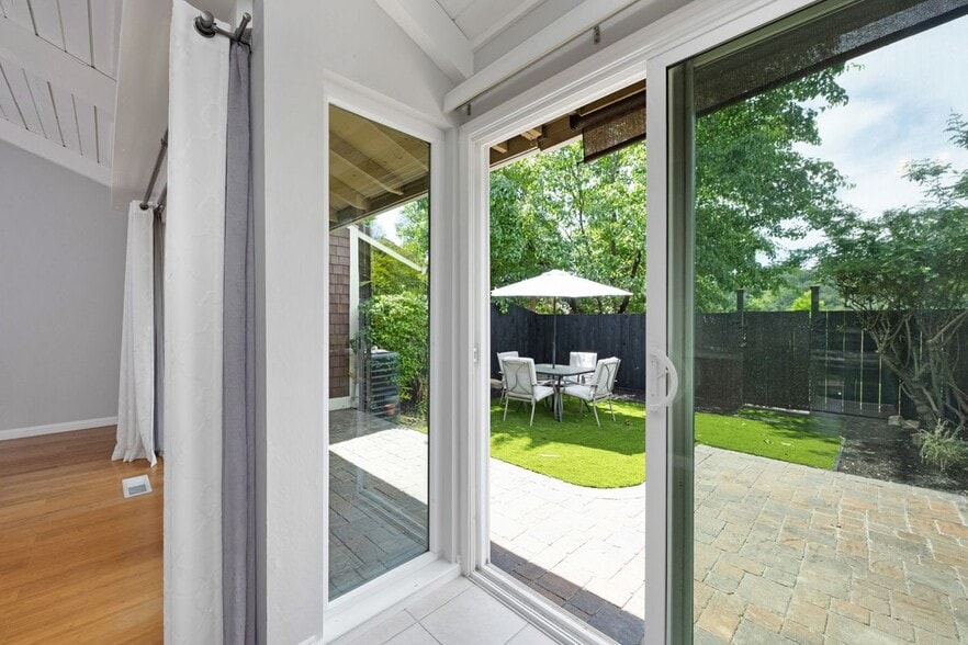 Building Photo - 238 Thistle Cir