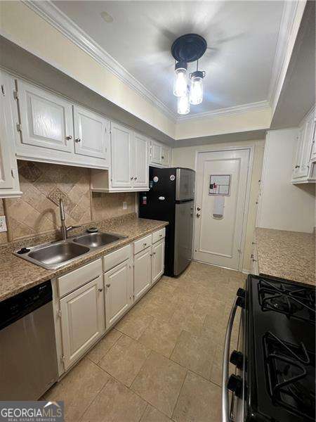 Building Photo - 6851 Roswell Rd