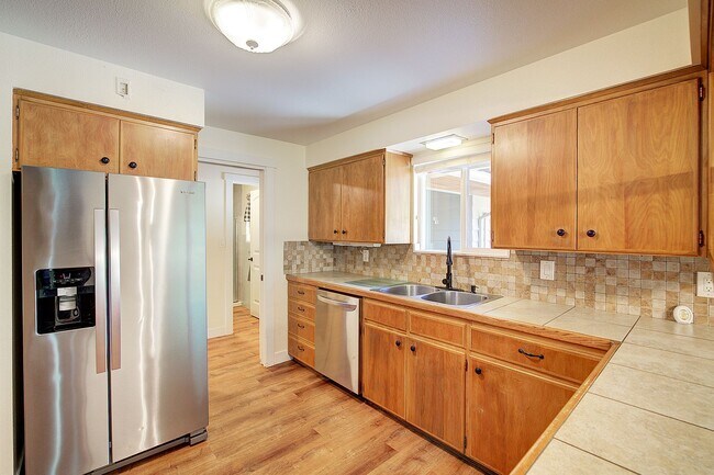 Building Photo - 3bd/2ba Issaquah House