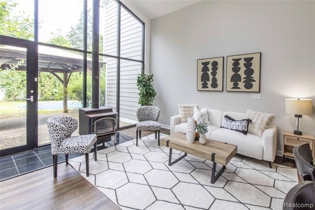 Building Photo - 1834 Fairview St