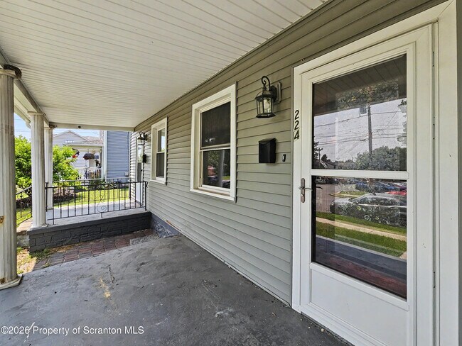 Building Photo - 224 Fremont St