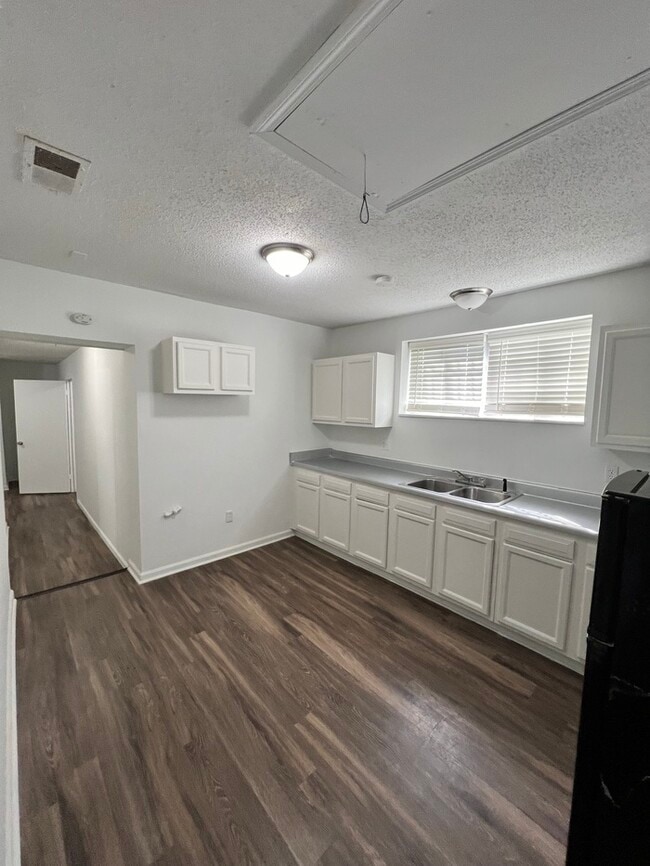 Building Photo - Nice Home For Rent