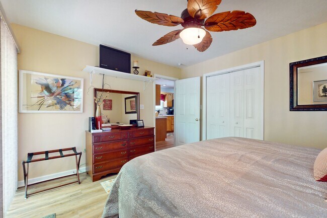 Building Photo - 247 Lakeview Ln