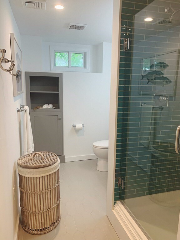 Building Photo - 24 Columbia Way