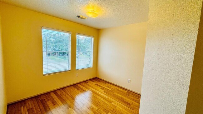 Building Photo - 15128 Elstree Dr