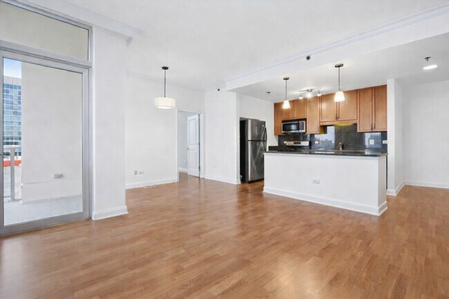 Building Photo - 1400 S Michigan Ave