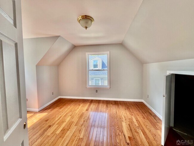 Building Photo - 52 Marconi Ave