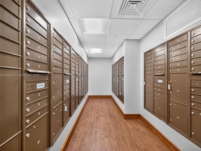 Building Photo - 11113 Biscayne Blvd