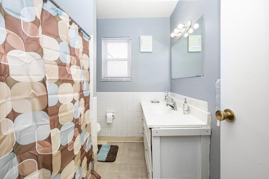 Building Photo - 3543 Otterbein Ave