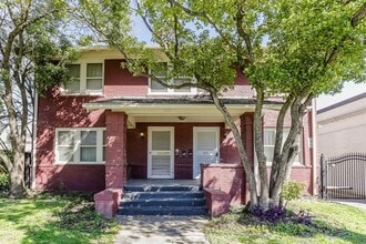 Building Photo - 612 W Alabama St