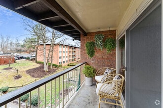 Building Photo - Pleasant House