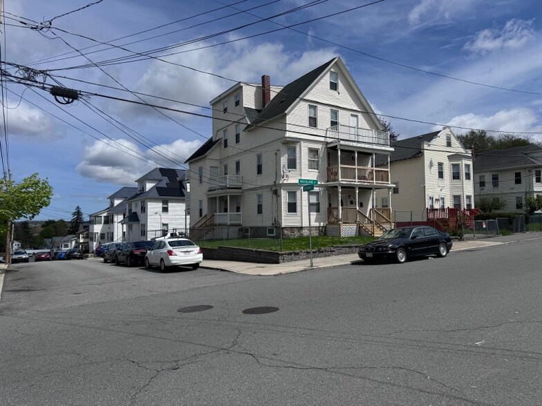 Primary Photo - 119 Woodland St