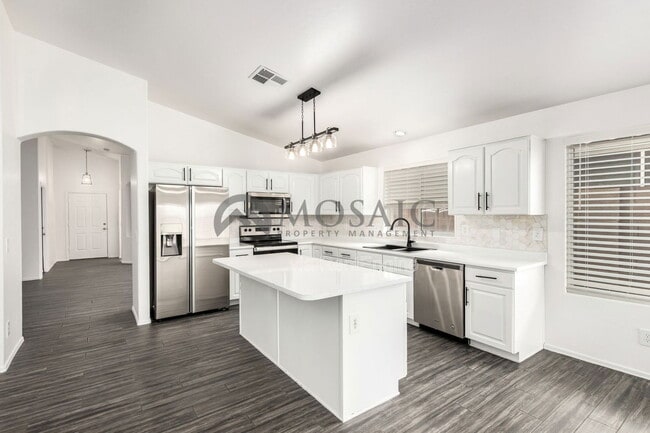 Building Photo - 3284 W Five Mile Peak Dr