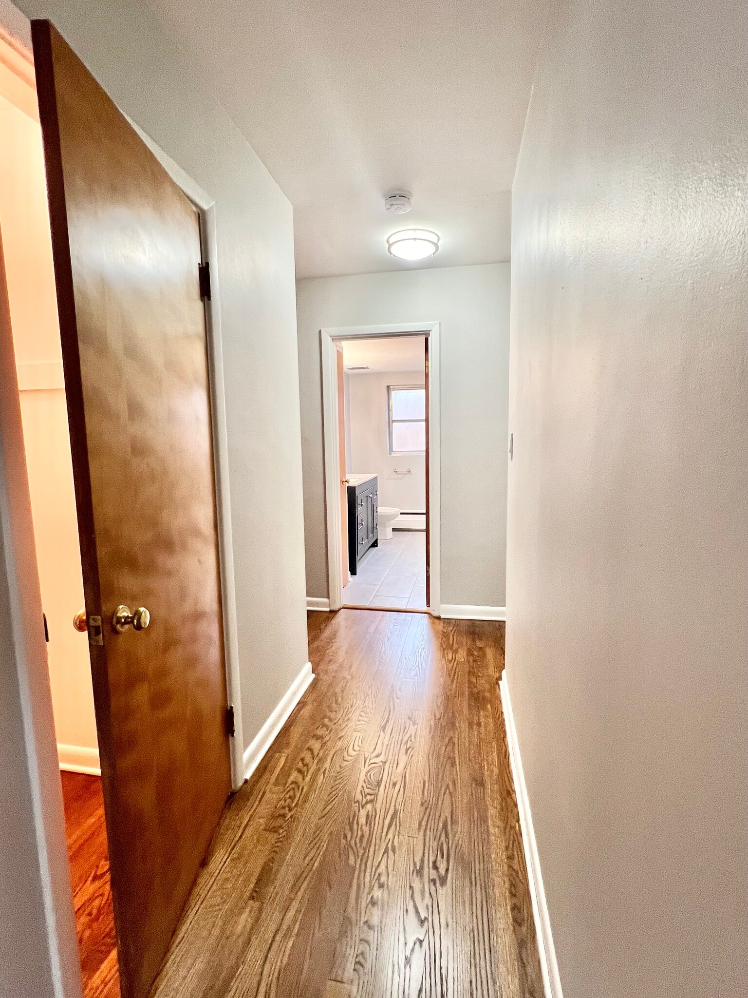Hallway from angle of living room - 2385 Van Leunen Dr