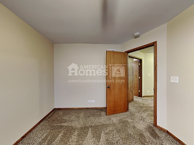Building Photo - 14928 S Bunratty Drive
