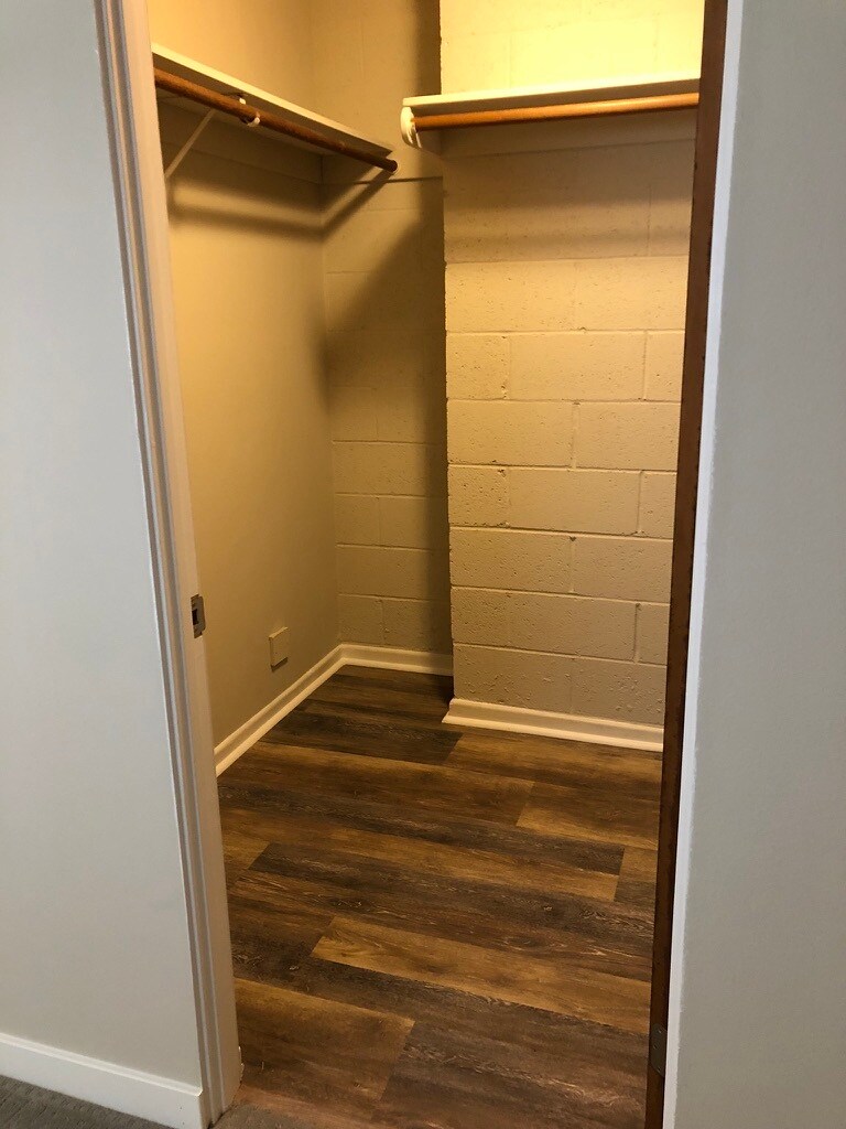 BR 1 Walk-in Closet - 828 Bayview Dr