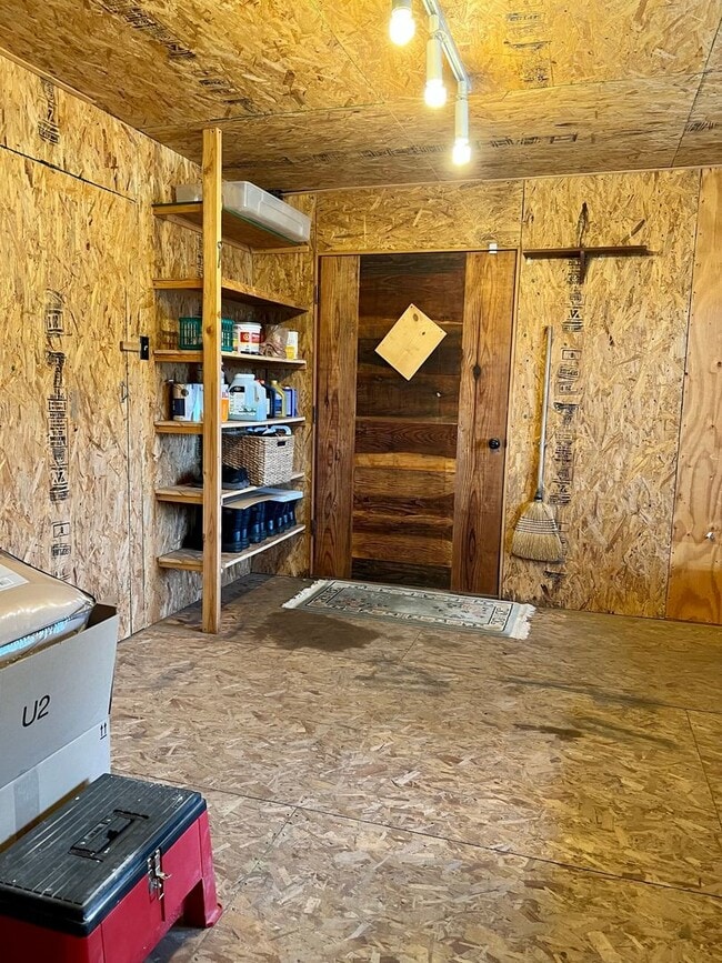 Building Photo - Cozy 3-Bed 2-Bath Cabin-Style Home Nestled...