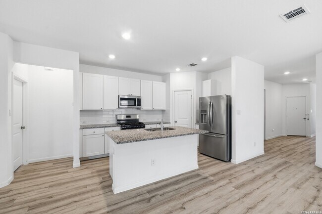 Building Photo - 9947 Pears Ml