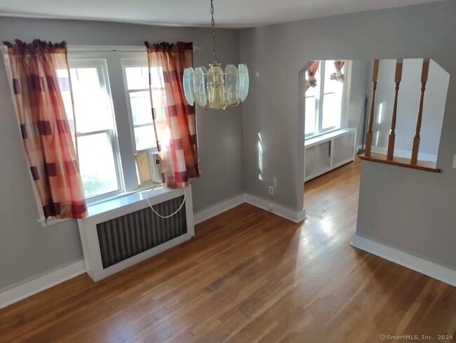 Building Photo - 15 Lone Oak Ave