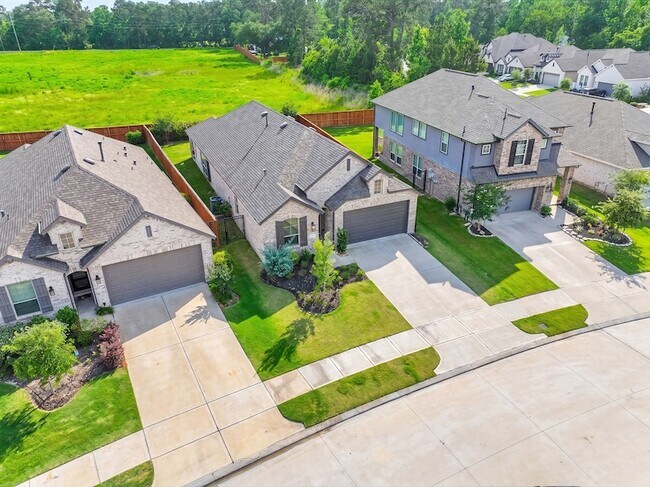 Building Photo - 8145 Overland Grv