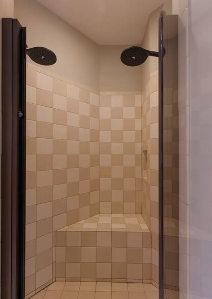 Building Photo - 301 Red Fox Run Dr
