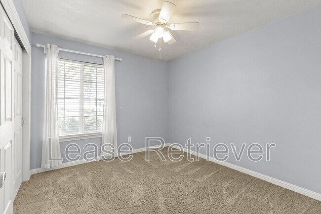 Building Photo - 1244 Royal Oaks Dr