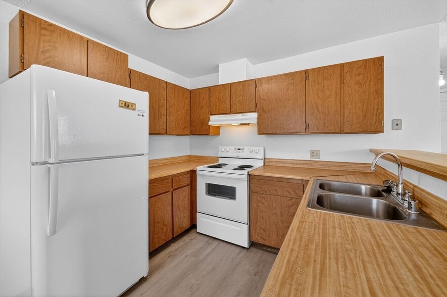 Building Photo - 2702 Alicialynn Way