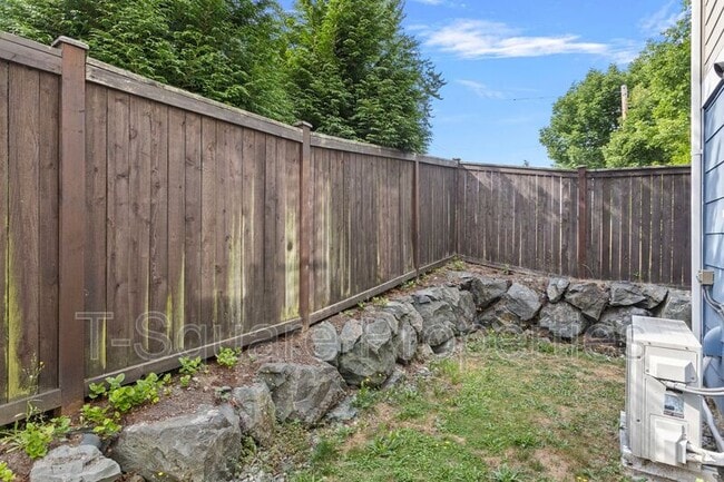 Building Photo - 12925 3rd Ave SE
