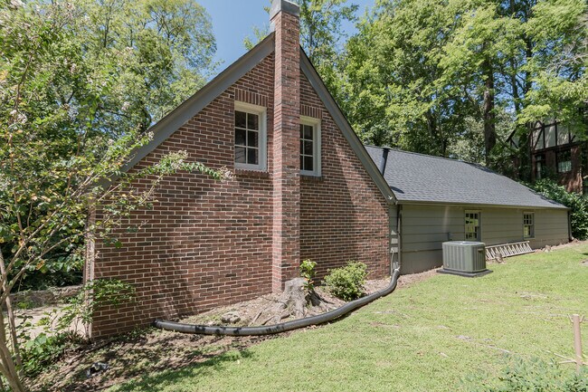 Building Photo - 3124 Overhill Rd