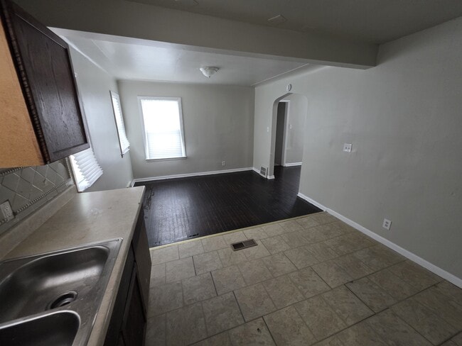 Building Photo - 16672 Lauder St