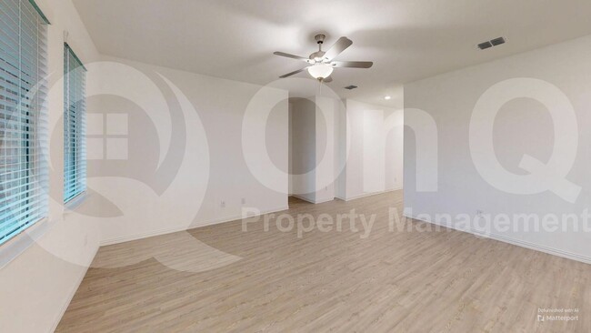 Building Photo - 1420 Rousseau Dr