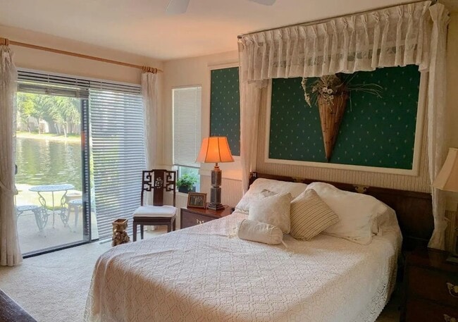 Building Photo - Bakersfield, CA