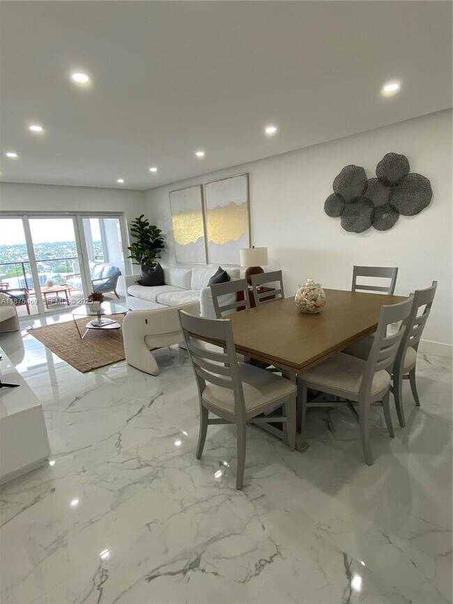 Building Photo - 1500 S Ocean Blvd