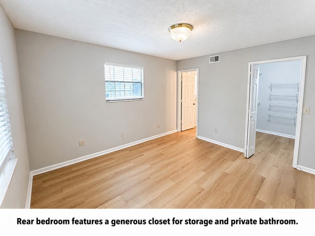 Building Photo - End Unit 2BR/2BA One-Level Condo with Screened Porch in Powder Springs