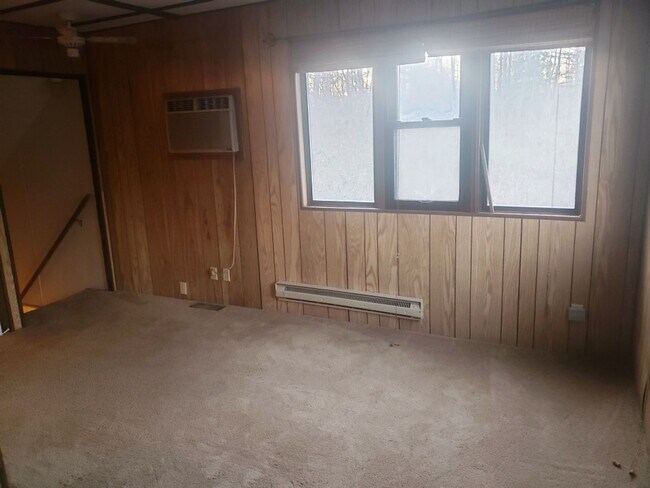 Building Photo - Rustic 1 Bedroom Single Family Home in Elizabethtown!