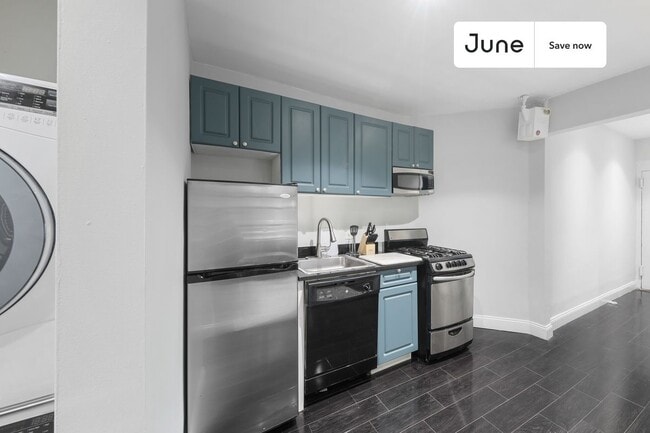 Building Photo - 23 E 109th St