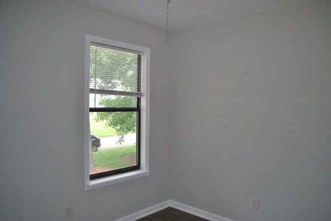 Building Photo - Spacious 1-Acre Lot