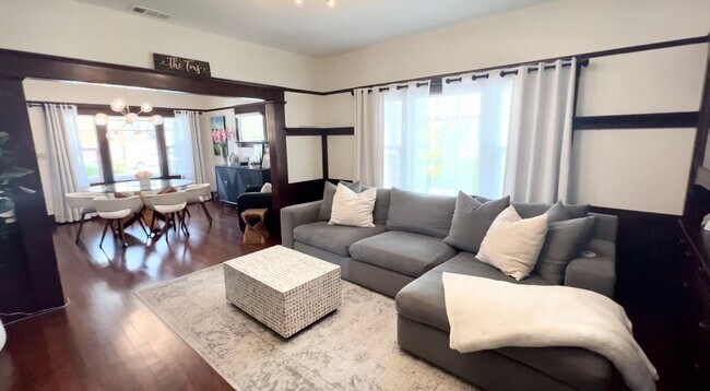 Building Photo - 1339 Higuera St